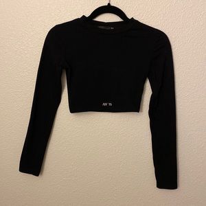 PrettyLittleThing Black Long Sleeved Crop Top